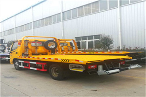 招远附近拖车救援搭电